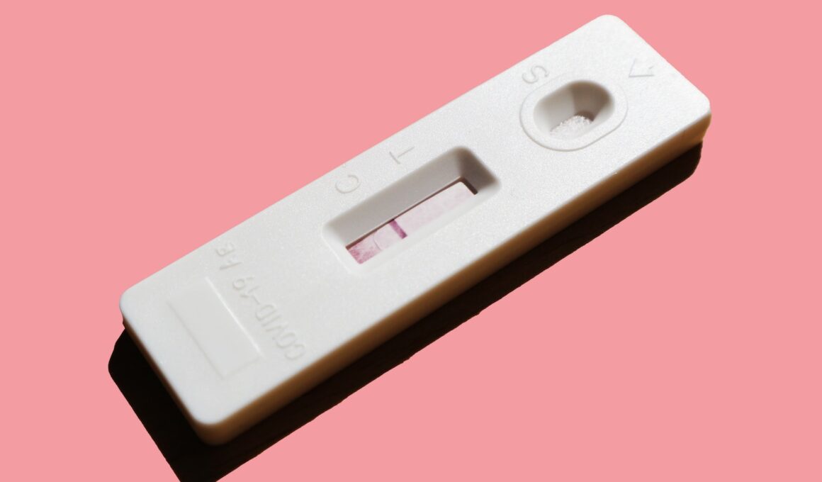 white pregnancy test showing 1 red line